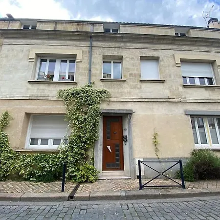 Grand A Chartrons Burdeos