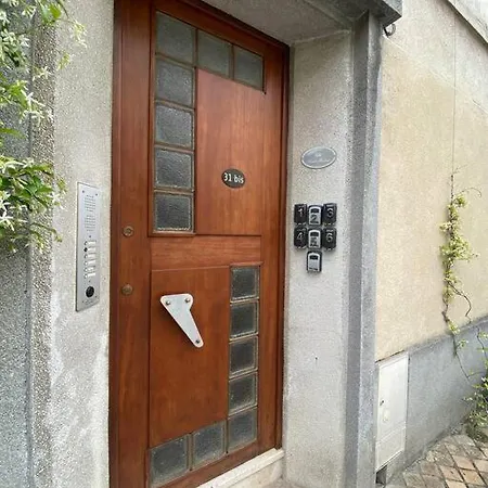 Grand A Chartrons Lägenhet